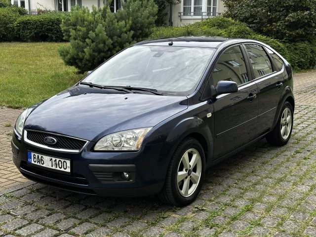 Ford Focus 2.0 TDCI 100 kW Duratorq Ghia Tažný Kůže Digi AC ALU R16