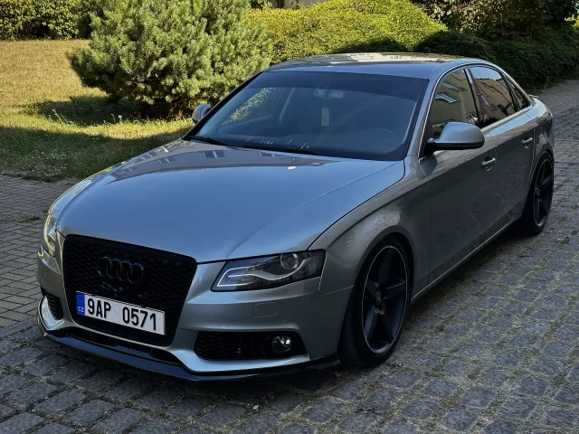 Audi A4 B8 3.0 TDI Quattro V6 176 kW Ambition Bi-Xenony Navi Kůže ALU R19