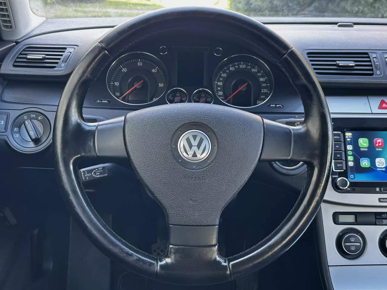 Volkswagen Passat 2.0 TDI 103kW Navi 6st. Manuál ALU kola Tažné - foto 16