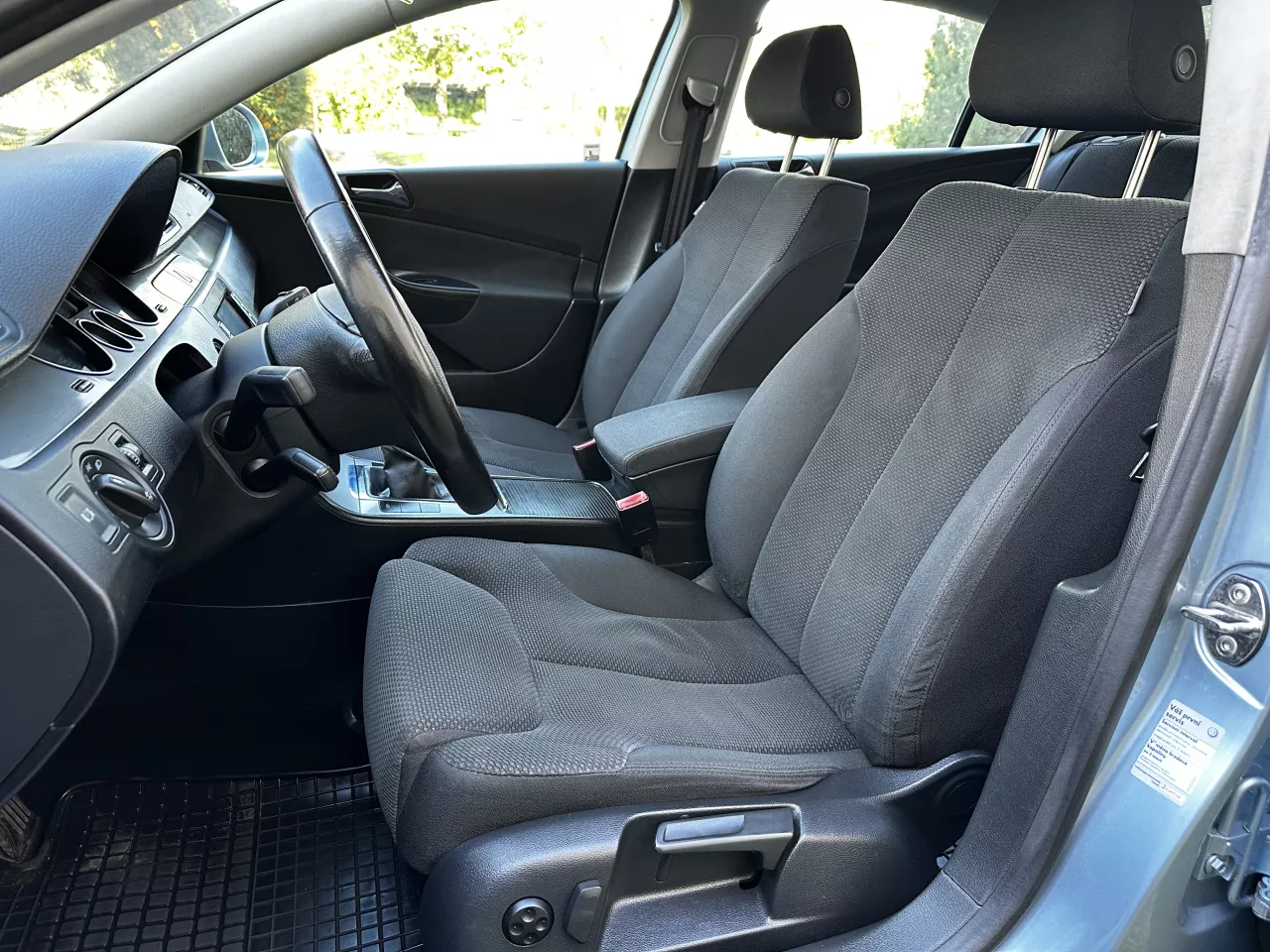 Volkswagen Passat 2.0 TDI 103kW Navi 6st. Manuál ALU kola Tažné - foto 10