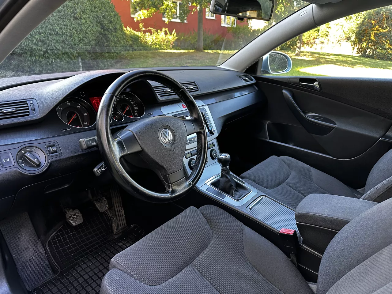 Volkswagen Passat 2.0 TDI 103kW Navi 6st. Manuál ALU kola Tažné - foto 9