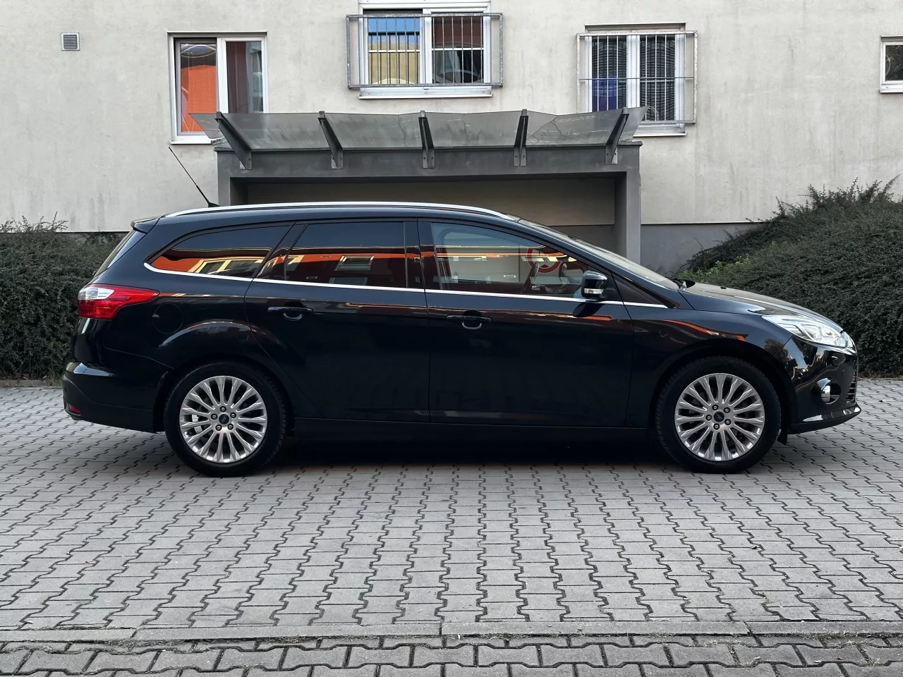 Ford Focus 1.6 16V 110kW Titanium Navi Xenony Tažné - foto 4