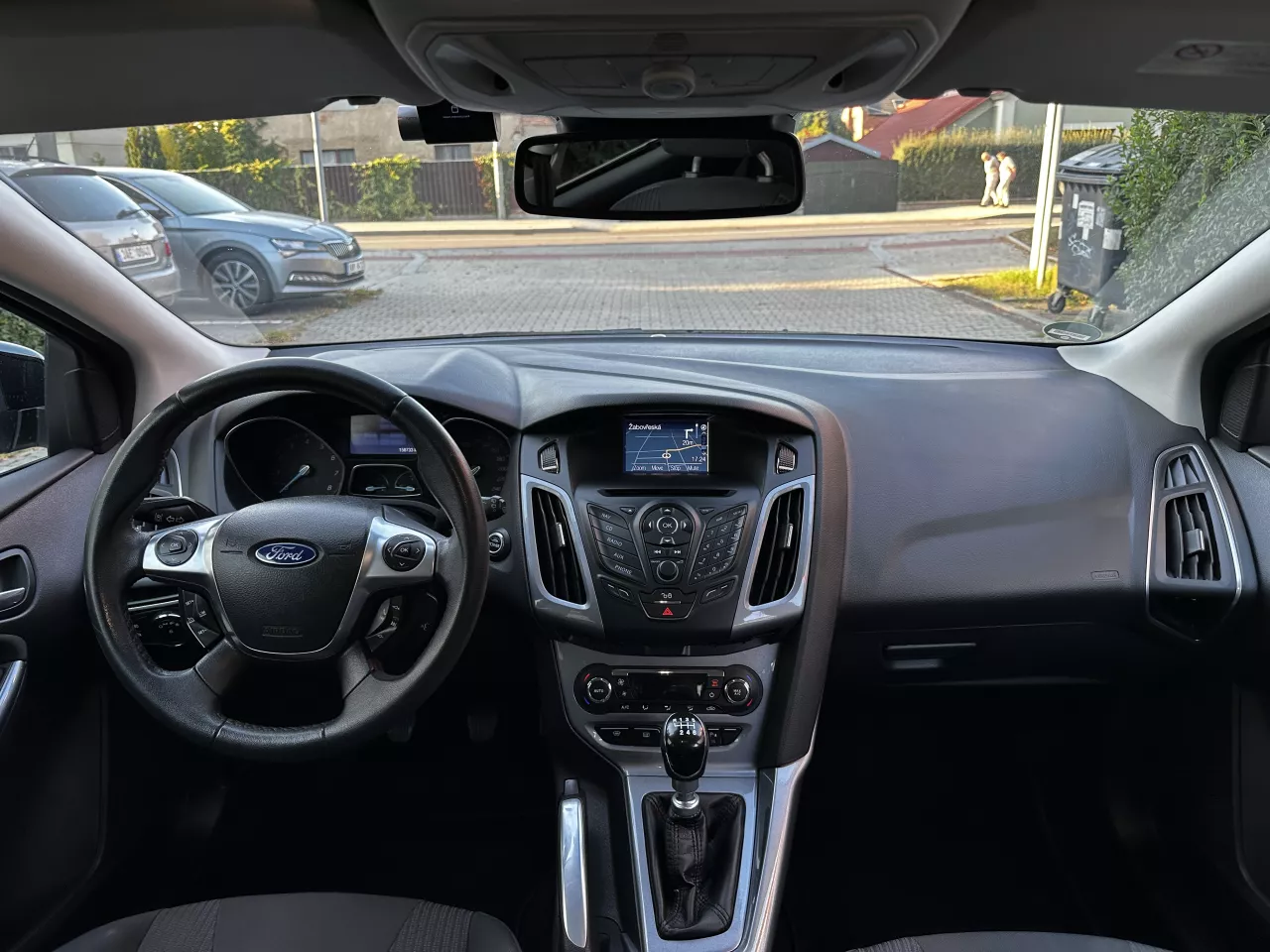 Ford Focus 1.6 16V 110kW Titanium Navi Xenony Tažné - foto 12