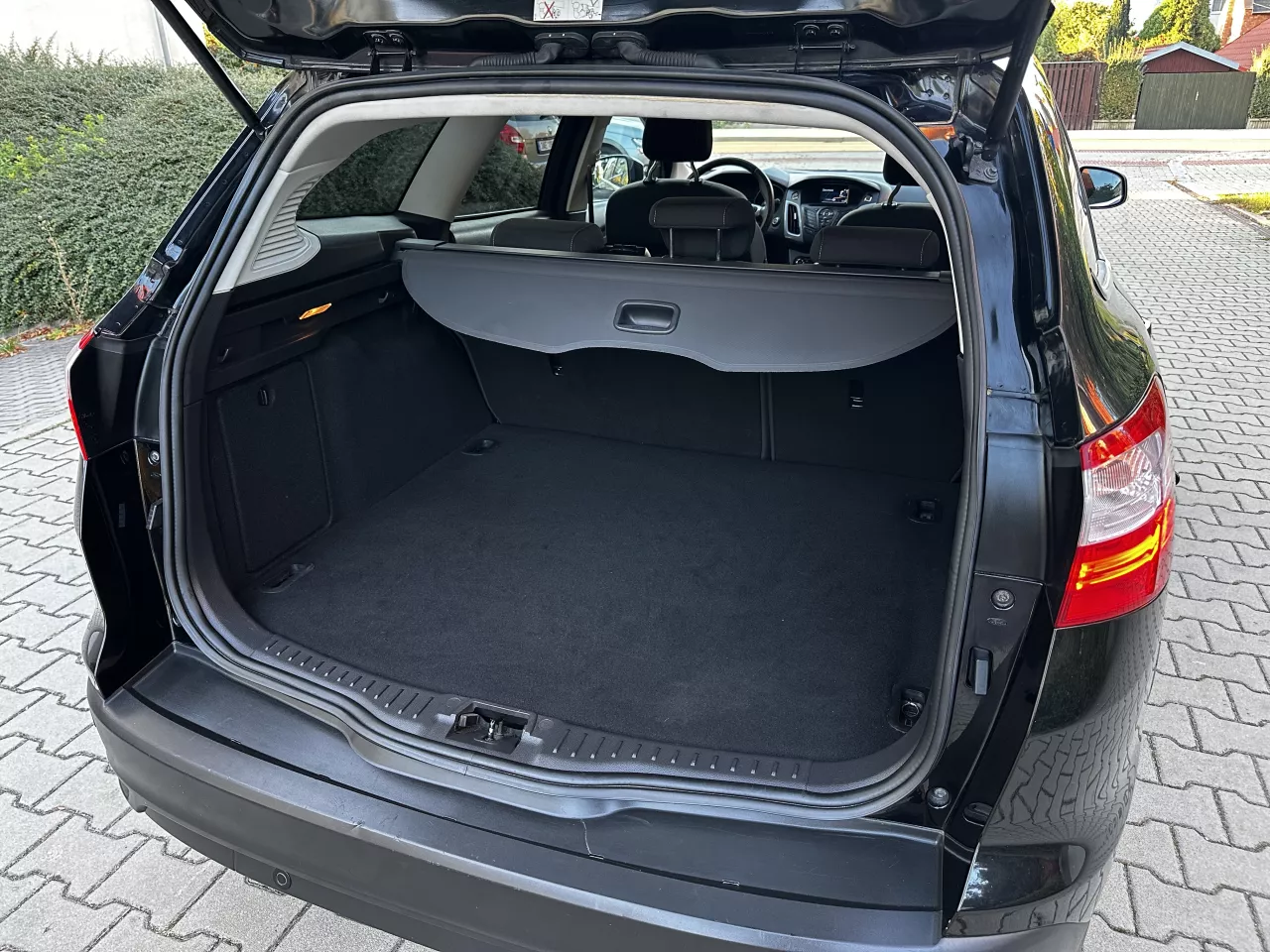Ford Focus 1.6 16V 110kW Titanium Navi Xenony Tažné - foto 15