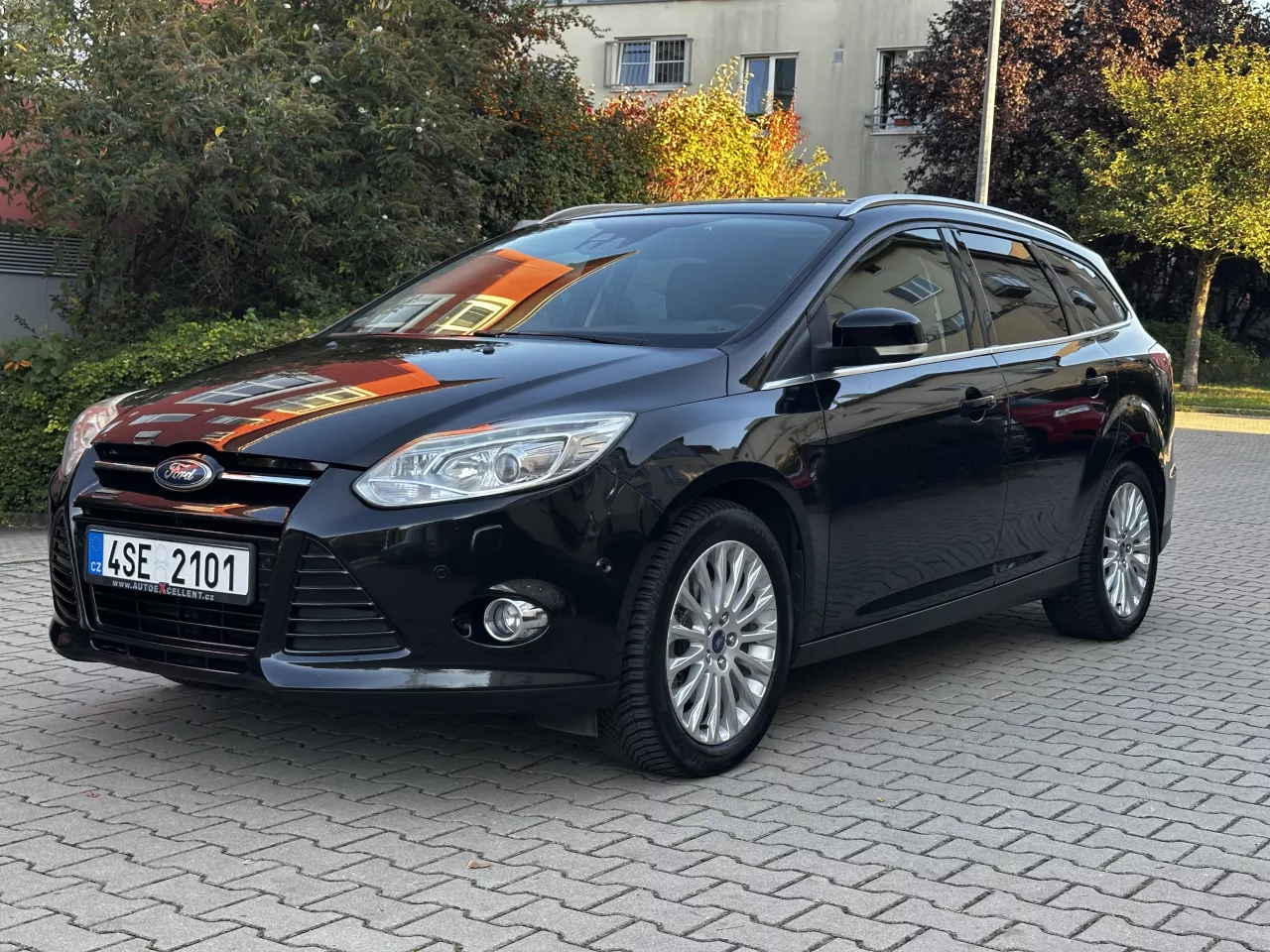 Ford Focus 1.6 16V 110kW Titanium Navi Xenony Tažné - foto 1